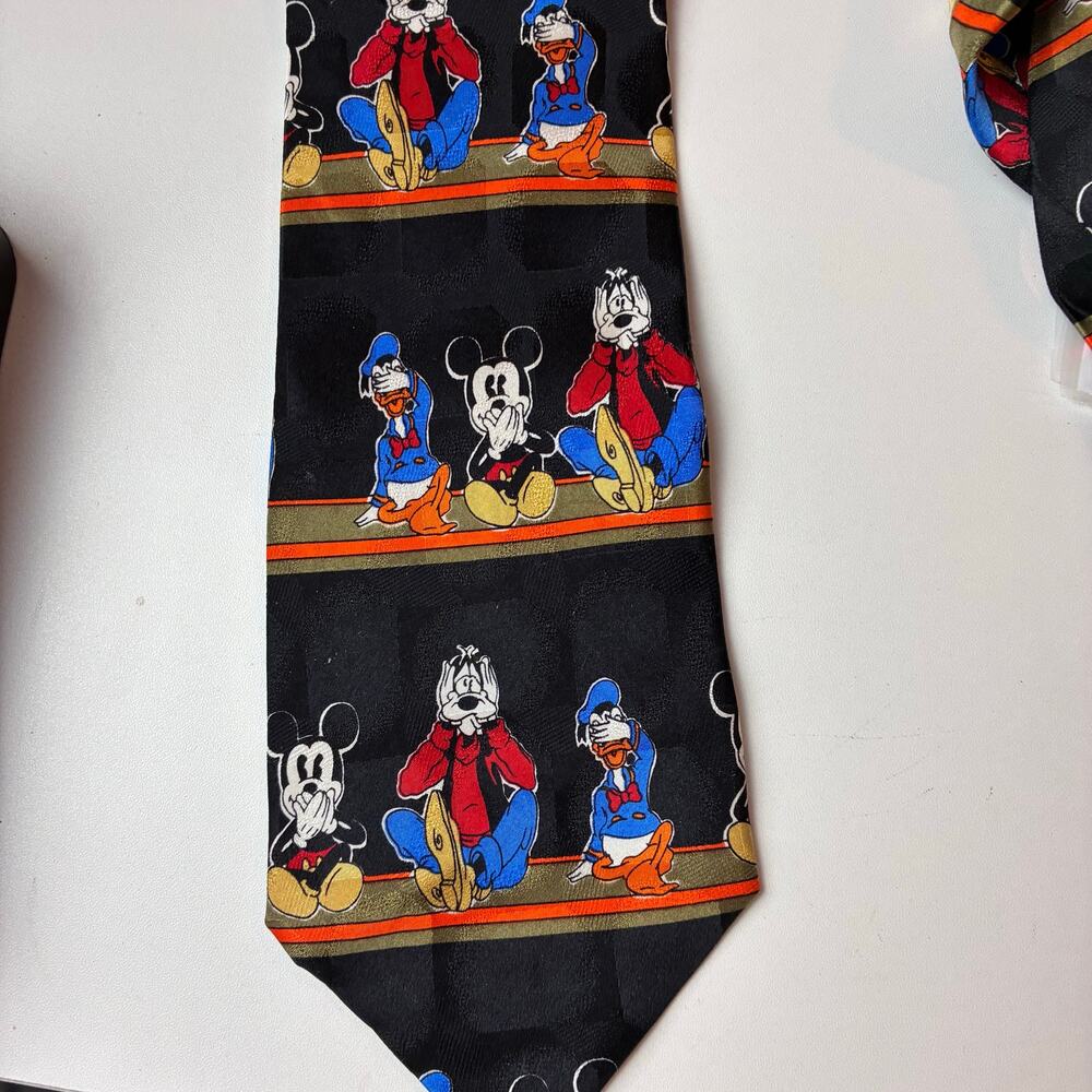Disney 100% Silk Neck Tie - Mickey Goofy Donald - Hear No / See No / Say No Evil - Picture 2 of 7